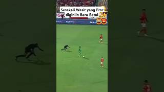 Wasit Bahrain diginiin baru betulHahaha football sepakbola soccerplayer [upl. by Daitzman]