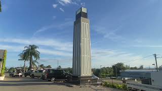 GIANT OBELISK OUTSIDE TAMWORTH’S POWERHOUSE HOTEL SYMBOLISES ‘THE CITY OF LIGHTS’ 💡😀😎tamworth [upl. by Ledeen]