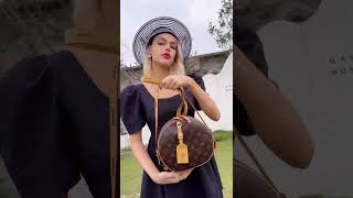 Elegant and charming Boite Chapeau Souple handbag [upl. by Annazus]