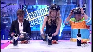 El Hormiguero  Anna Simon nos enseña cómo abrir botellas sin abridor [upl. by Korrie]