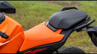 KTM Duke 390  Fabricación Diseño y Rivales [upl. by Inafetse]