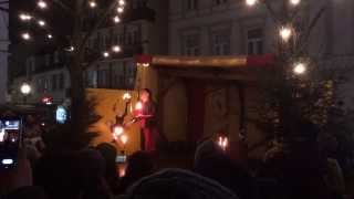 lustiger Gaukler auf dem mittelalterlichen Weihnachtsmarkt in Siegburg [upl. by Omero]