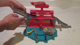 Hot Wheels Super Spin Car Wash Playset Review [upl. by Ellenet47]