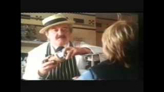 Classic Ads Fray Bentos starring Bernard Cribbins [upl. by Suiravad147]