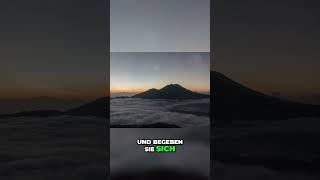 Unvergessliche Wanderung auf den Mount Batur Ein Erlebnis travel [upl. by Manoop]