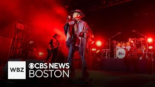 Janes Addiction frontman and guitarist get into fight onstage at Boston concert [upl. by Aeirdna]