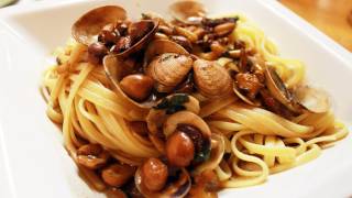 Primo piatto natalizio linguine con vongole noci nocciole e pinoli [upl. by Annait83]