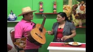 Nicaragua en mi sazon con Maria Esther Lopez  Pollo en salsa de Coco [upl. by Ola106]