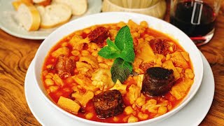 CALLOS O MENUDO con GARBANZOS y OREJA DE CERDO  UnaChefenlaCocina [upl. by Nimzzaj244]