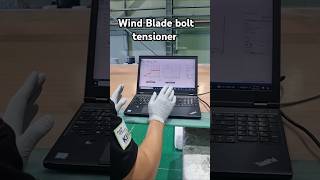 Wind blade bolt tensioner [upl. by Sontag]