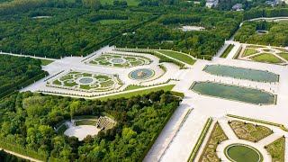 Le château de Versailles à vol doiseau  The Palace of Versailles from a birds eye view [upl. by Omarr767]