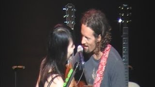 Lucky fan gets to sing quotLUCKYquot onstage with Jason Mraz Esther Kim  Auckland 151111 [upl. by Urbanna]