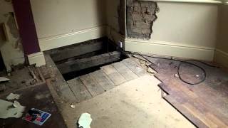 Perfect Edwardian damp proof course  with injection damp proofing above it [upl. by Aneehta]