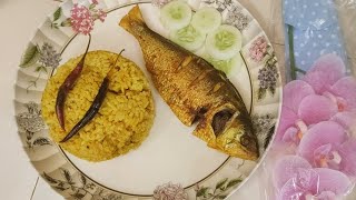 বৃষ্টির দিনে গরম খিচুড়ির সাথে ইলিশ মাছ ভাজা Hilsha Fry  Ayeshar Heshel [upl. by Ahseal]