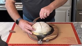 Why we score sourdough breadsourdoughbaking bread sourdoughclub sourdoughbread sourdough [upl. by Ayanat]