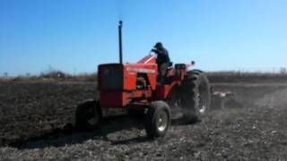 AllisChalmers 190XT Series III amp Allis Chalmers Chisel Plow [upl. by Liag]