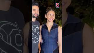 Rakul Preet Singh And Jackky Bhagnani Spotted Hand In Hand  Love in the Air  Bollywood  N18S [upl. by Aitercul]