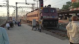 22101 Mumbai LTT Madurai express arriving at Pune Junction MaduraiExpress PuneJunction [upl. by Lessard]