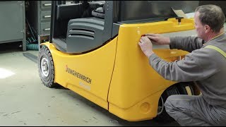 In Fast Motion Refurbishment of Used Fork Lift Trucks by Jungheinrich [upl. by Lajet]