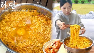 Real Mukbang Outdoor ramen is the BEST ☆ Koreanstyle Ramen Kimchi [upl. by Nodnart]