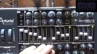 Cosa è un sintetizzatore   come utilizzare un synth tutorial con minibrute Mark Walter [upl. by Gardiner]