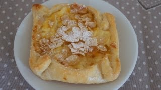 Schnelles Rezept Süße Blätterteig  Teilchen mit Mascarpone Pflaumenmarmelade und Mandelblättchen [upl. by Dnalhsa780]