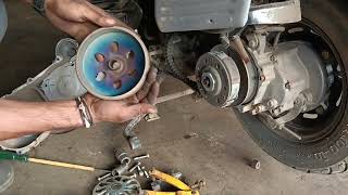 Activa 5G clutch roller change and clutch servicing एक्टिवा 5G कलर्स रोलर बुरी तरीके से खराब [upl. by Virgilia448]