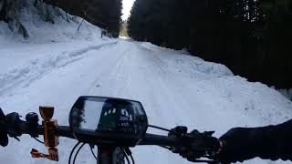 MTB  Fatbike mit Spikereifen am Eis  Studded Tires on ice  45nrth Dillinger 4 [upl. by Nylhtiak]