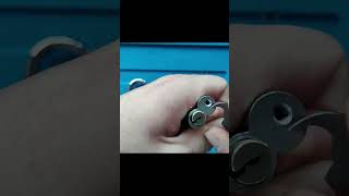 1 Removing the Cclip from a lock [upl. by Fugere]