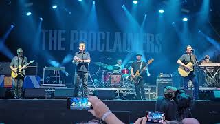 The Proclaimers  500 miles  Live  Tynemouth [upl. by Burley]