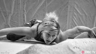 Shauna Coxsey Killing 8b in Colorado Now Online  EpicTV Climbing Daily [upl. by Lolita]