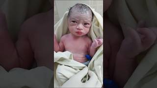 Baby looks eyes😱😍shorts baby cutebaby newborn cute babygirl trandingshorts viralvideo fyp [upl. by Odyssey]