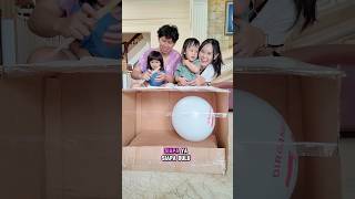 Yang meletusin balon bersih2 rumah kembarlucu anakkembar familygames [upl. by Brander]