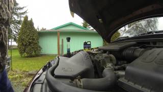 How to use a Lisle Combustion Leak Detector kit 75500 on a Jeep Grand Cherokee 47L v8 [upl. by Lunnete]