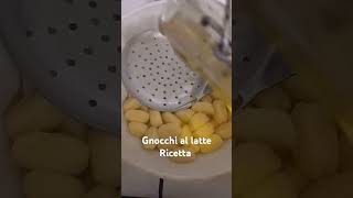 Come preparare gli gnocchi al latte perte gardaland neiperte garda music ironia [upl. by Zzaj]