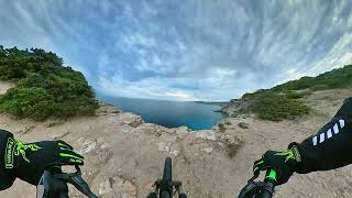 Promenade balade en vélo VTT à Bonifacio en Corse sur le sentier de Campu Romanilu vers Pertusato [upl. by Sadella]