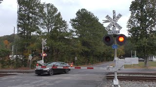 Gate Runner  Rauschenberg Road Railroad Crossing Dalton GA [upl. by Eneloc]