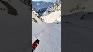 Avalanche  Sur la pointe helbronner à courmayeur en Italie  chamonix snowboarding steep [upl. by Dyson]