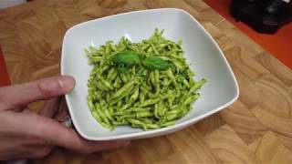 Trofie al PESTO ricetta ORIGINALE facile e veloce [upl. by Aninaig]