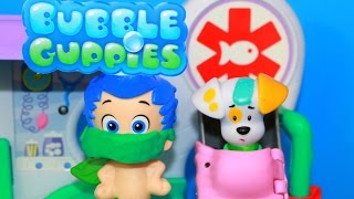 Bubble Guppies Playset Check Up Center  Rock n Roll Toy Review [upl. by Valina666]