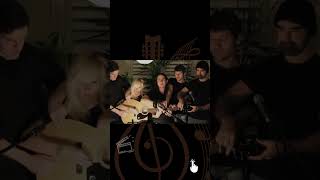 5 People 1 Guitar  Amazing Cover  Somebody That I Used To Know Goyte  Walk Off The Earth 🎸🔥😮 [upl. by Merci489]