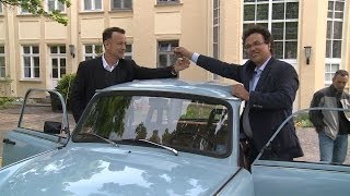 Tom Hanks fährt mit Trabi durch Eisenhüttenstadt [upl. by Delp]