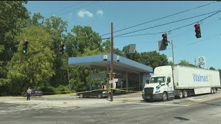 Deadly shooting on Jonesboro Road near Pure gas station in Atlanta police say [upl. by Tootsie]