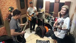 Chicosci  Paris Cover by EMG [upl. by Ashlan277]