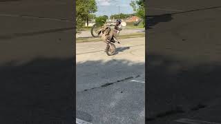 Hold my beer… yamaha yz250f outside suzuki 85cc wheelie hillclimbracing [upl. by Mari]