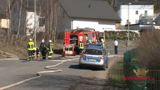 Brennende Wiesen in Kreuztal von Feuerwehr gelöscht [upl. by Ahsinac]