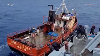 Marinha resgata 8 pessoas em barco à deriva a 175 Km do litoral de Natal [upl. by Yenor]