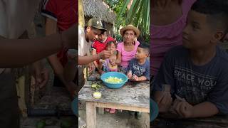 Ensalada de mango biche con limoncomino y sal campocolombiano [upl. by Ajam]