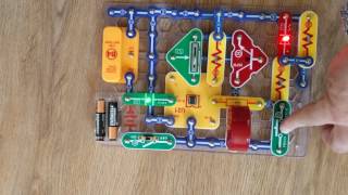 Snap circuits with microcontroller U21 Picaxe Jukebox project [upl. by Nuri]