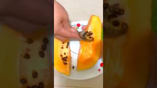 Ripe sweet papaya cuttingskills cuttingfruit fruitcutting youtubeshorts shorts shortfeed [upl. by Kolk]